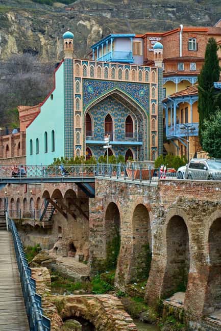 Tbilisi: Luxury Sulfur Bath Ritual with Pickup & Wine - The brief Old Town tour