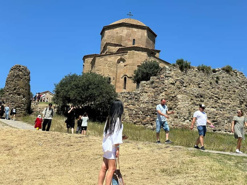 Tbilisi: Mtskheta Jvari Bazaar, Chronicles of Georgia & Wine - What the guiding style adds