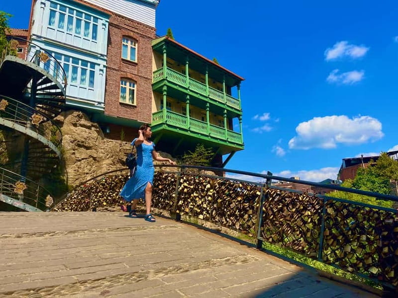 Tbilisi: Old & New City Guided Tour with 15 Tastings & Wine - A city tour built around the Georgian table
