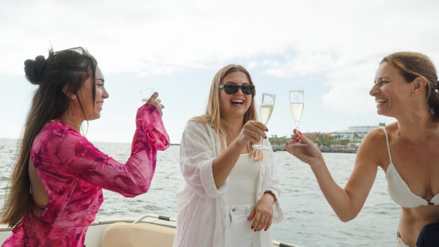Tenerife: Shared Yacht Cruise with Champagne and Tapas - The final 45 minutes return you to Puerto Colon