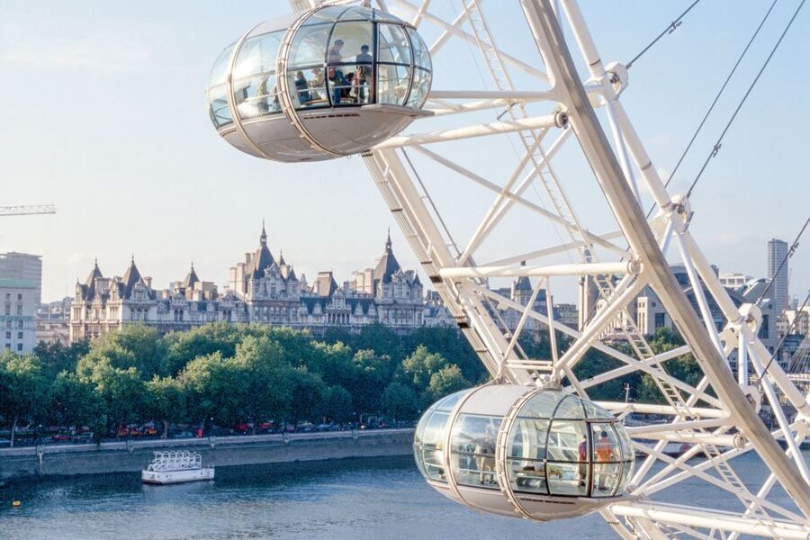 The London Eye Champagne Experience - Should you book the Champagne Experience?