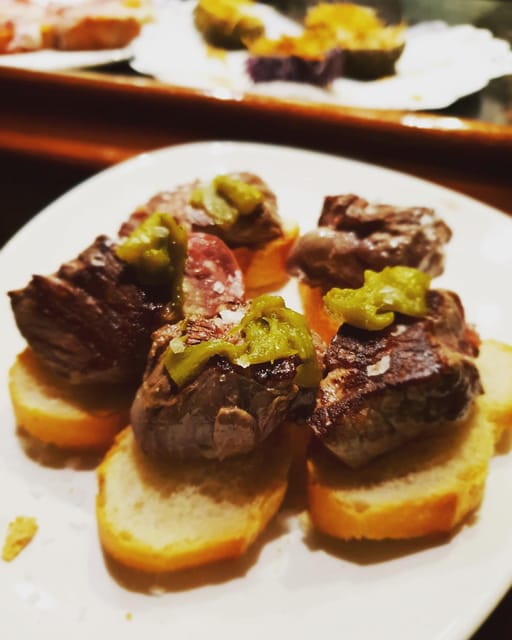 The Original Bilbao Food Tour with Wine Pairings - Meeting your guide in Bilbao’s old town