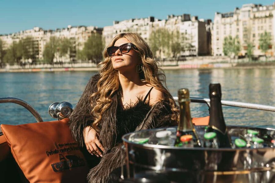 Top Private Cruises in Paris with Champagne + more surprises - Statue of Liberty and the Eiffel Tower