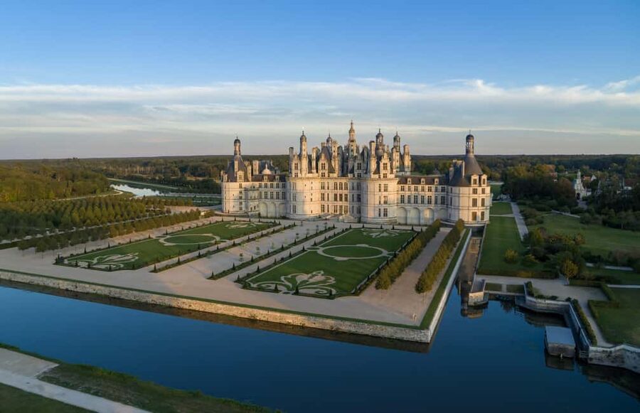 Tours/Amboise: Chambord, Chenonceau Day Trip & Wine Tasting - Key points at a glance