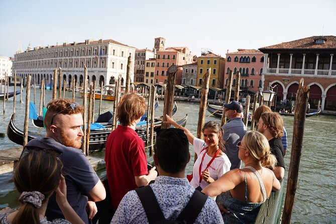 Venice Like a Local: Food, Wine & Spritz Tour with Traghetto Ride - First tastings: seafood, Prosecco, and the Venetian aperitivo