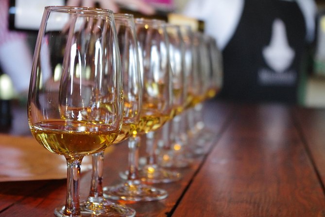 Waiheke island Wine Tours - PREMIUM wine tasting MAX 11 clients ! - Three vineyards, three different personalities