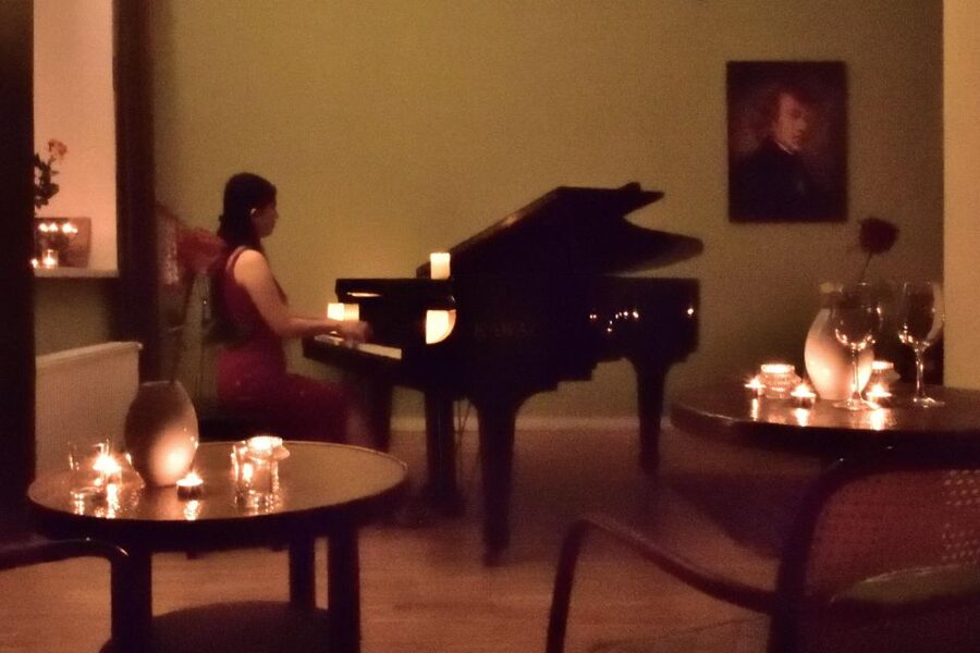 Warsaw Concert: Chopin – Painted by Candlelights with Wine - Who should book this Chopin concert?