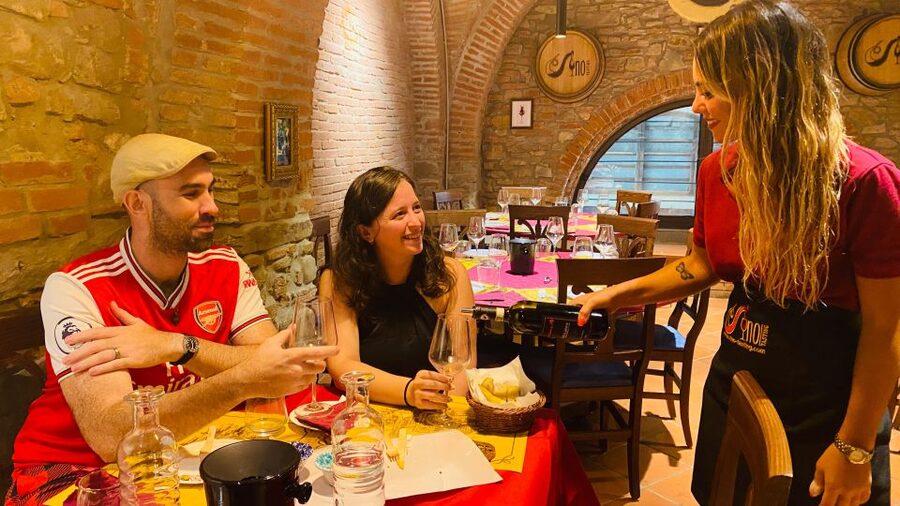 Wine Tasting Experience with Three Types of Tuscan Wine - Three Tuscan wines, one useful hour