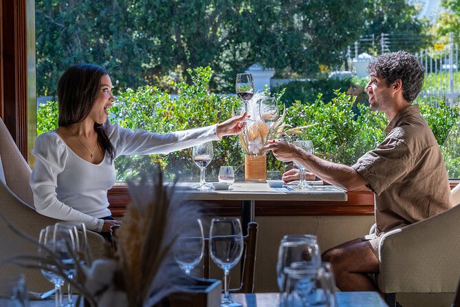 Wine Tour: Paarl, Franschhoek & Stellenbosch incl 3 wineries - What the wine tasting format is really like
