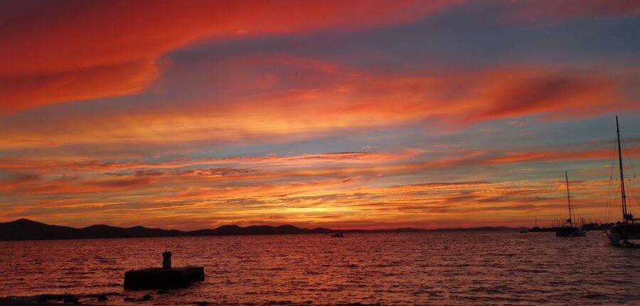 Zadar: Sunset and Night Cruise with Unlimited Sparkling Wine - Zadar’s walls and the Lion Gate